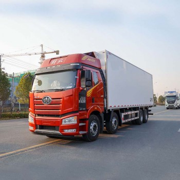 Faw 9.6m  Drive Type Refrigerated Cold Van Truck For Sales