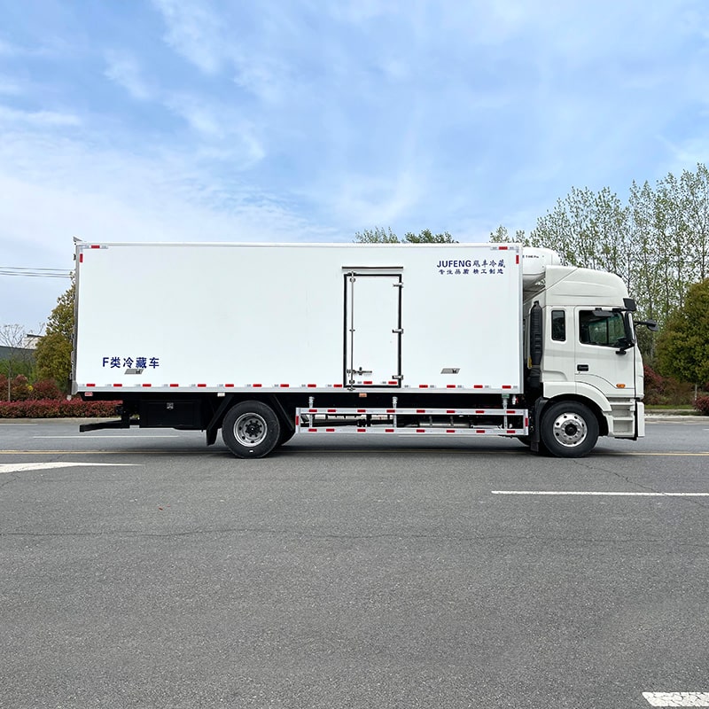 JAC 4*2 7,8 м рефрижератор для замороженного мяса и овощей JAC 4*2 7,8 м рефрижератор для замороженного мяса и овощей