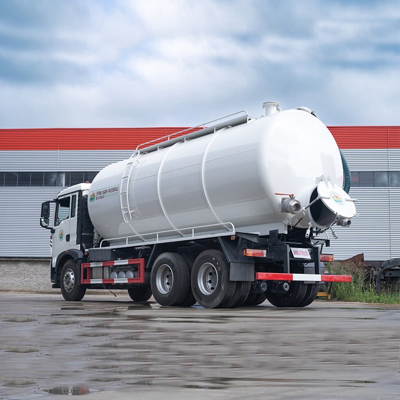 Sinotruk 24 тонны высокого давления для очистки и аспирации канализации Sinotruk 24 тонны высокого давления для очистки и аспирации канализации
