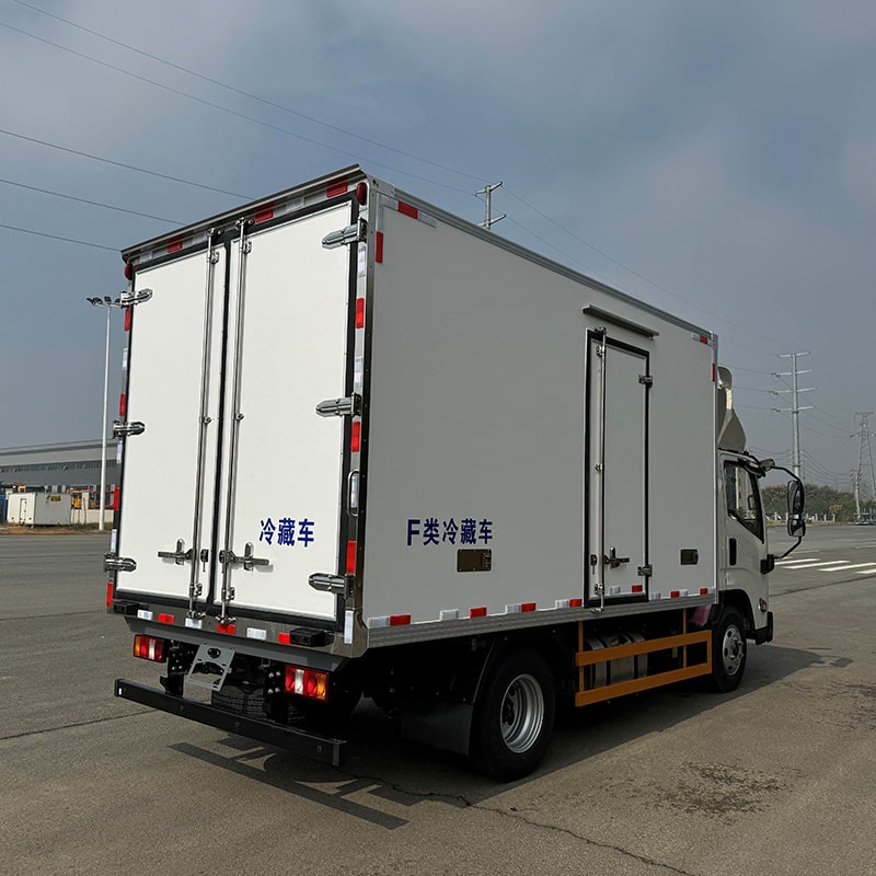 Цена на фургон-рефрижератор JMC Small 5 Ton Freezer Refrigerated Box Truck Цена на фургон-рефрижератор JMC Small 5 Ton Freezer Refrigerated Box Truck
