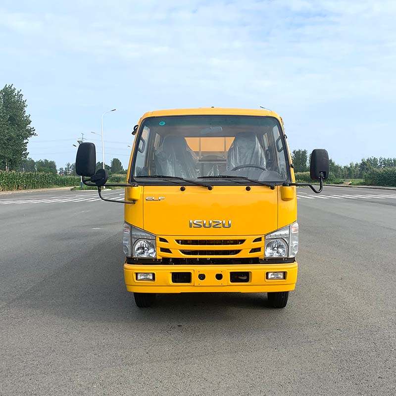 Японский Isuzu 4*2 двухрядный буферный грузовик для предотвращения столкновений Японский Isuzu 4*2 двухрядный буферный грузовик для предотвращения столкновений
