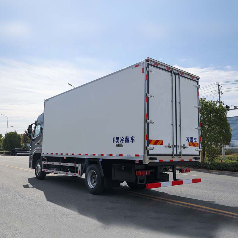 Sinotruk HOWO Freezer Box Truck Light duty 6.8m For Sale Sinotruk HOWO Freezer Box Truck Light duty 6.8m For Sale
