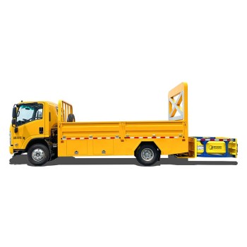 Japan Isuzu 4*2 Impact-proof truck anti crash buffer truck