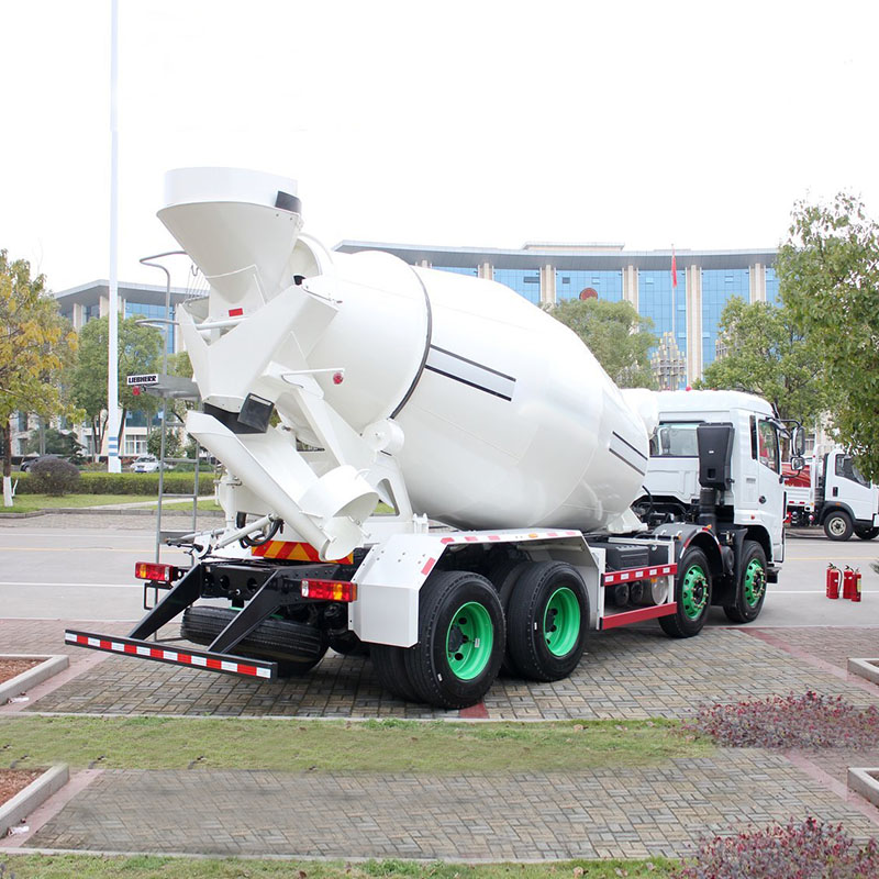 Camion malaxeur à béton Howo 8 cbm 8*4 Camion malaxeur à béton Howo 8 cbm 8*4