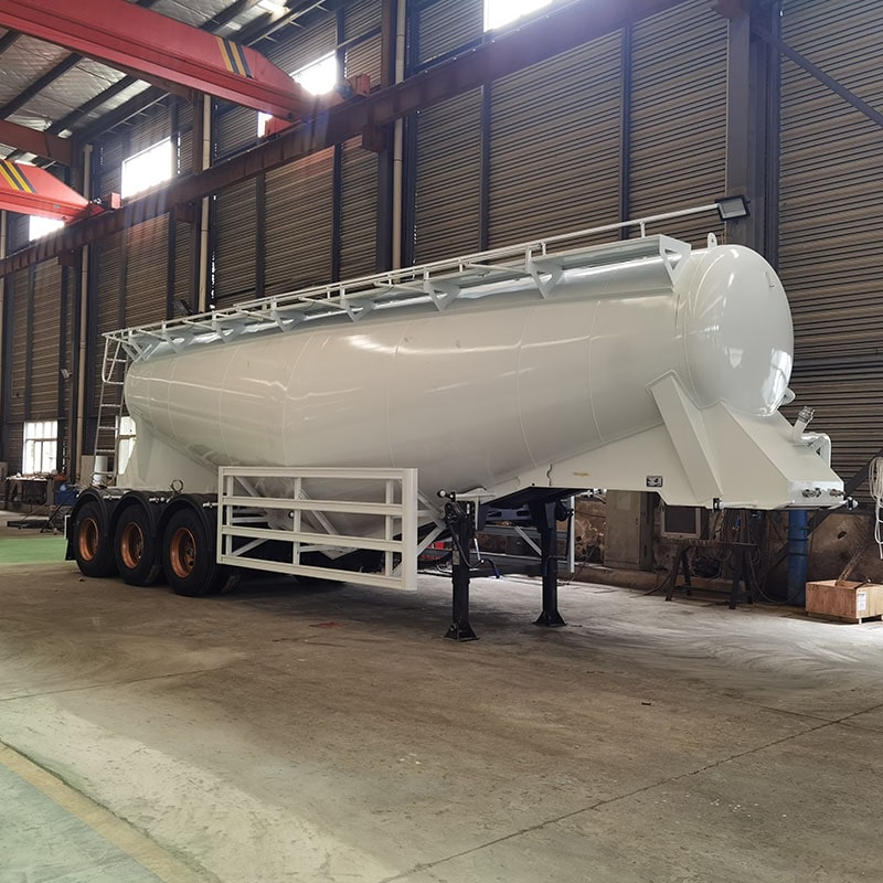 Semi-remorque citerne de 28 m3 pour le transport de poudre de ciment en vrac à vendre Semi-remorque citerne de 28 m3 pour le transport de poudre de ciment en vrac à vendre