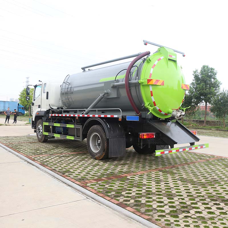 12000L 4*2 sewage suction truck with vaccum pump 12000L 4*2 sewage suction truck with vaccum pump