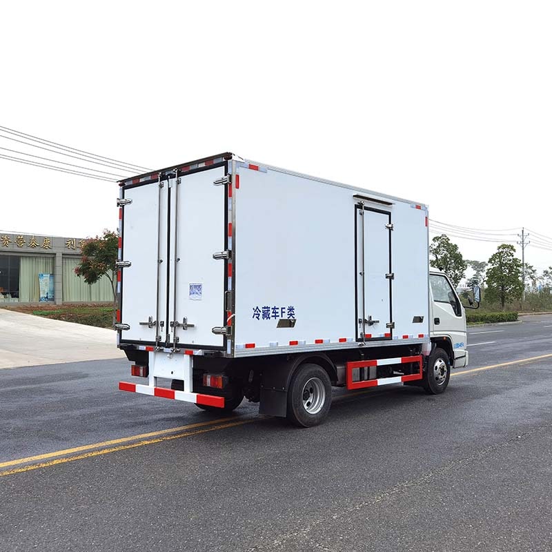 شاحنة JMC 4X2 ذات صندوق تجميد وشاحنات مبردة شاحنة JMC 4X2 ذات صندوق تجميد وشاحنات مبردة