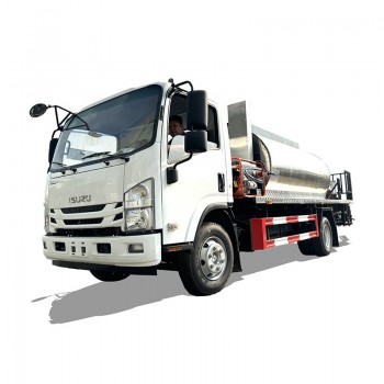 ISUZU 8 CBM 4*2 bitumen spray asphalt distributor truck