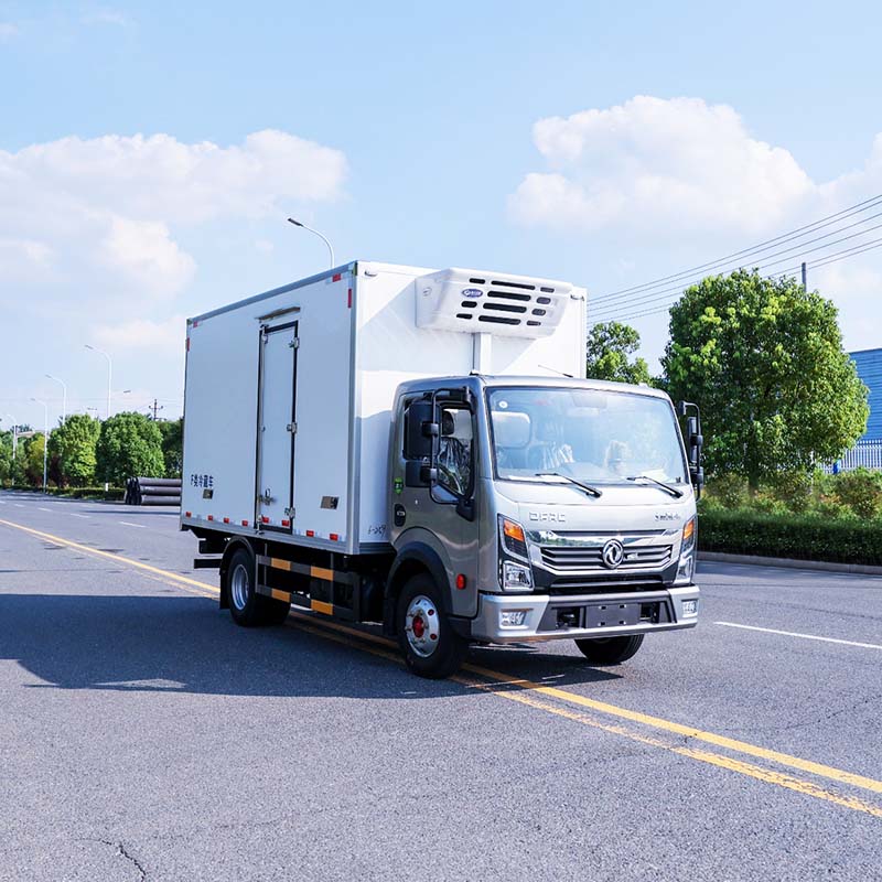 DongFeng небольшой 5-тонный рефрижератор DongFeng небольшой 5-тонный рефрижератор