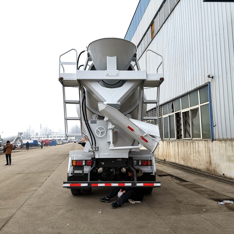 HOWO 4*2 4m3 construction machinery cement mixer truck HOWO 4*2 4m3 construction machinery cement mixer truck