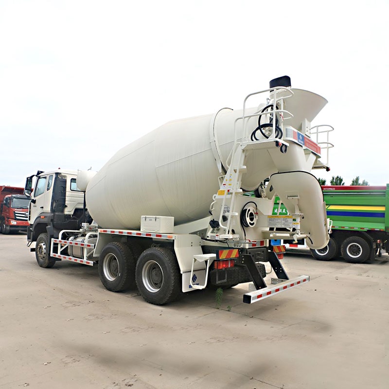 HOWO 6*4 5cbm lightweight mobile concrete mixer truck HOWO 6*4 5cbm lightweight mobile concrete mixer truck