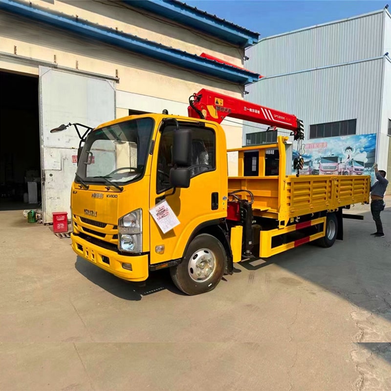 Grue hydraulique montée sur camion Isuzu 4*2 5 tonnes neuve ou d'occasion Grue hydraulique montée sur camion Isuzu 4*2 5 tonnes neuve ou d'occasion