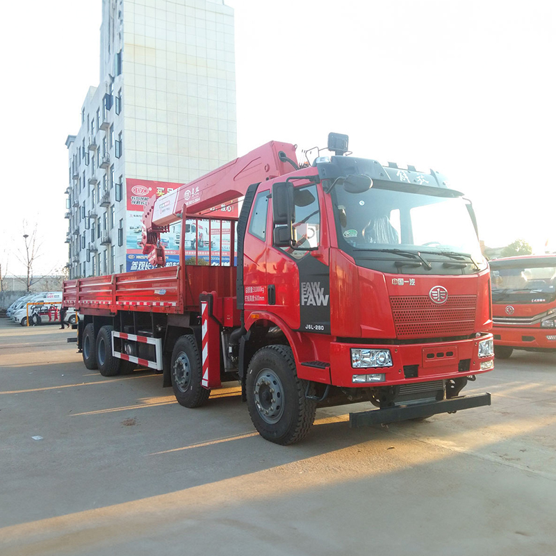 FAW 8x4 8 тонн телескопическая стрела автомобильный кран FAW 8x4 8 тонн телескопическая стрела автомобильный кран