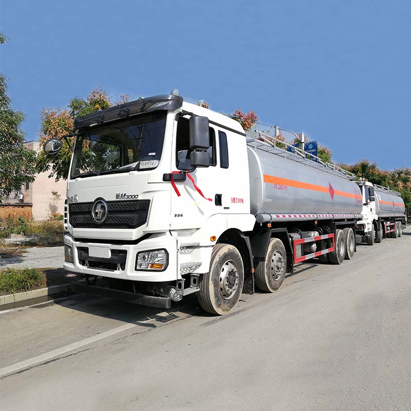 Camion citerne à mazout Shacman 8X4 30000L Camion citerne à mazout Shacman 8X4 30000L