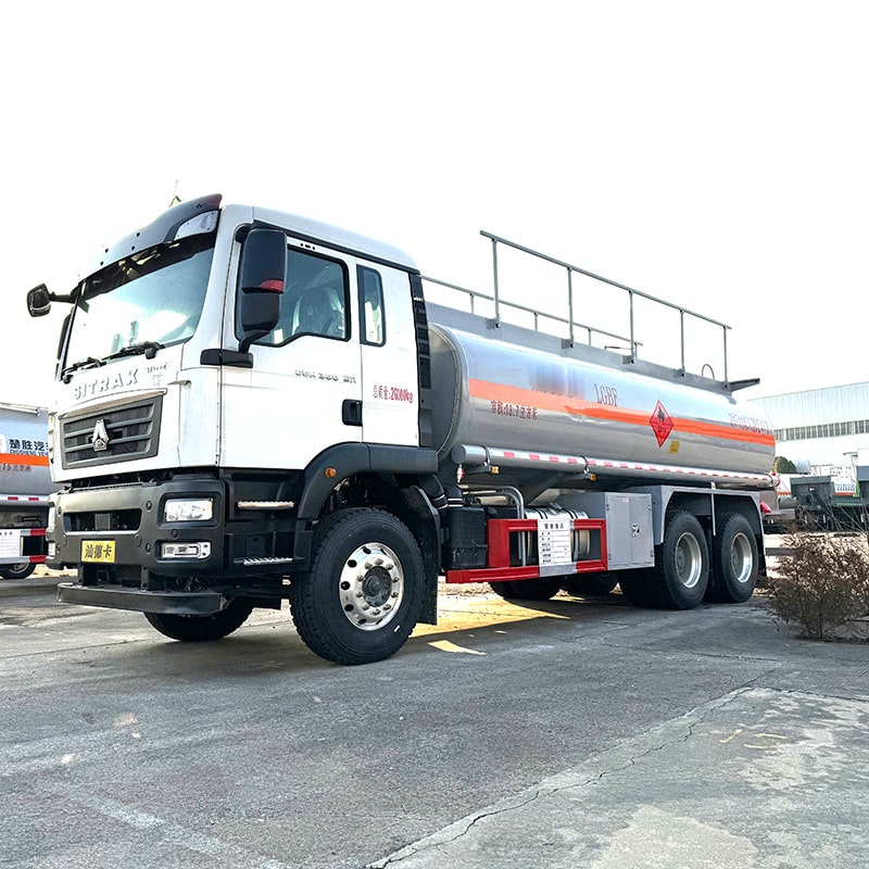 Camion-citerne à carburant diesel HOWO 6*4 16 tonnes neuf ou d'occasion Camion-citerne à carburant diesel HOWO 6*4 16 tonnes neuf ou d'occasion