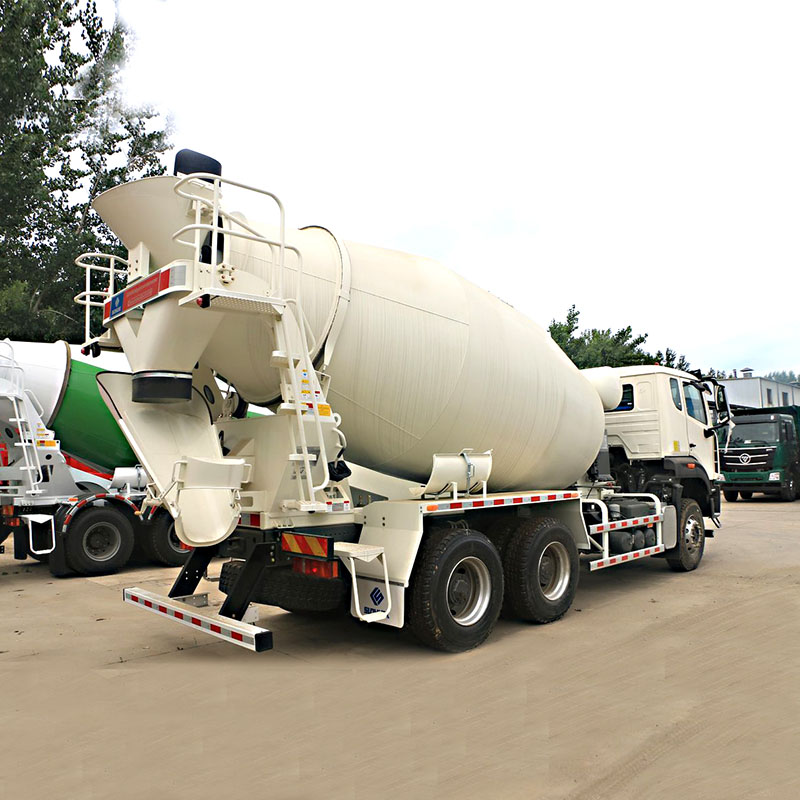 HOWO 6*4 5cbm lightweight mobile concrete mixer truck HOWO 6*4 5cbm lightweight mobile concrete mixer truck