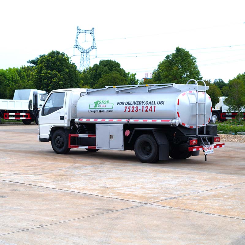 Camion-citerne à carburant JMC 5000L Camion-citerne à carburant JMC 5000L