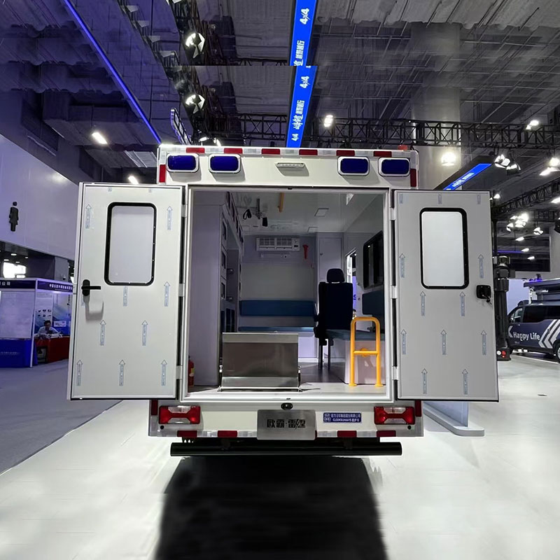 مركبة إسعاف طوارئ إيفيكو 4×4 ذات الدفع الرباعي مركبة إسعاف طوارئ إيفيكو 4×4 ذات الدفع الرباعي