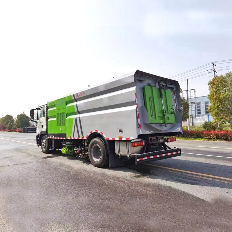 SINOTRUK 4*2 road sweeper truck vacuum suction function SINOTRUK 4*2 road sweeper truck vacuum suction function