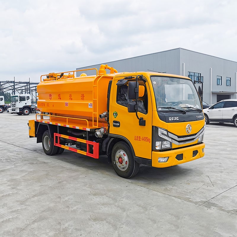 Ассенизационная машина Dongfeng 4*2 6000L Ассенизационная машина Dongfeng 4*2 6000L