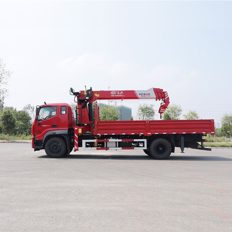 FOTON 10-тонный мобильный кран с прямой стрелой, смонтированный на грузовике FOTON 10-тонный мобильный кран с прямой стрелой, смонтированный на грузовике