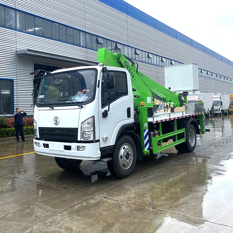 SHACMAN 4*2 18m high altitude operation bucket truck SHACMAN 4*2 18m high altitude operation bucket truck