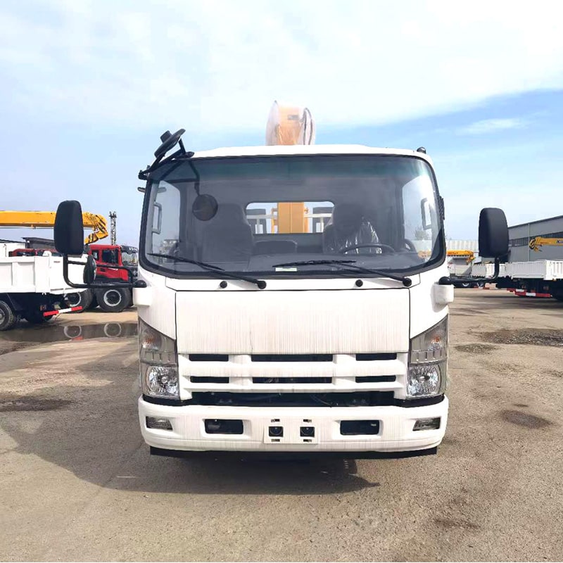 Grue montée sur camion cargo 4x2 de marque Isuzu 5 tonnes du Japon Grue montée sur camion cargo 4x2 de marque Isuzu 5 tonnes du Japon