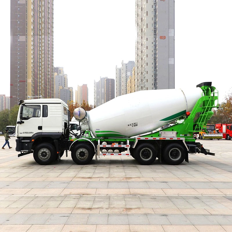 Camion malaxeur à béton SHACMAN 8*4 de 8 m3 Camion malaxeur à béton SHACMAN 8*4 de 8 m3