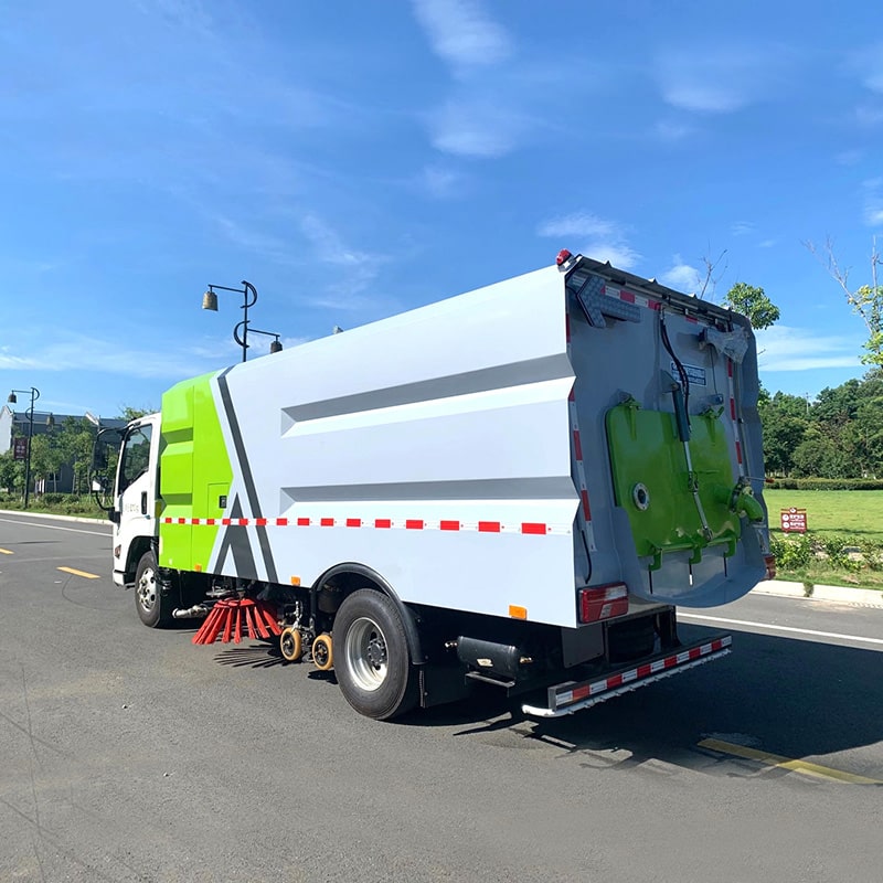 China JMC 4*2 malaysia vacuum road sweeper truck China JMC 4*2 malaysia vacuum road sweeper truck