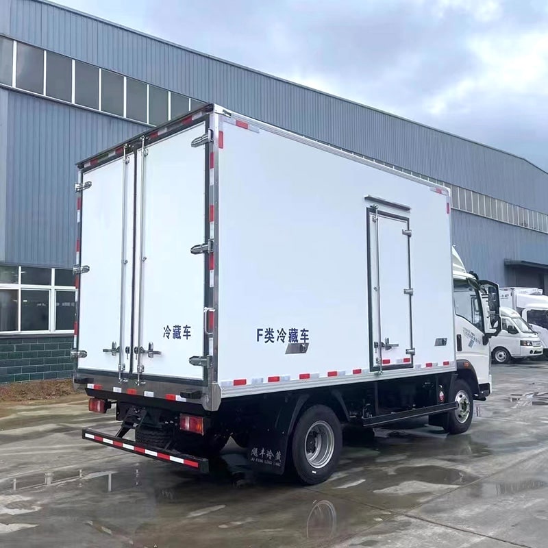 SINOTRUK HOWO 4*2 23m3 right hand drive refrigerator truck SINOTRUK HOWO 4*2 23m3 right hand drive refrigerator truck