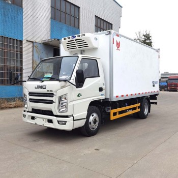 شاحنات مبردة صغيرة JMC 4x2 سعة 16 مترًا مكعبًا