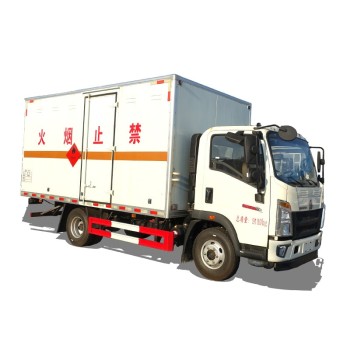 SINOTRUK 4*2 flammable liquid explosion-proof truck