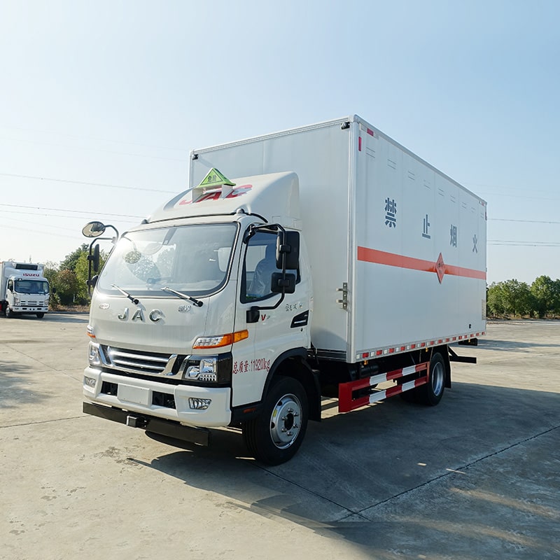 شاحنة بضائع JAC 4*2 لمعدات التفجير للبيع شاحنة بضائع JAC 4*2 لمعدات التفجير للبيع
