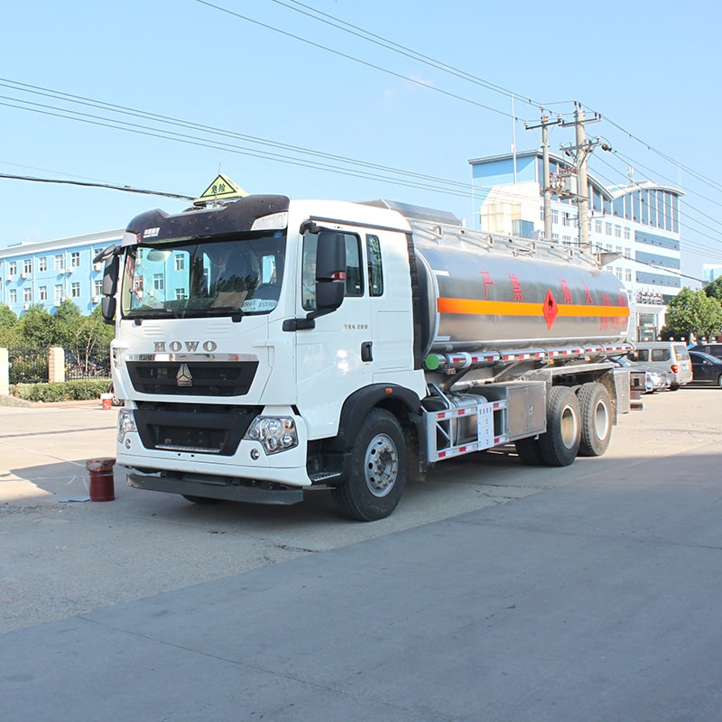 Camion-citerne à carburant HOWO en aluminium et acier au carbone 6*4 19 000 litres Camion-citerne à carburant HOWO en aluminium et acier au carbone 6*4 19 000 litres