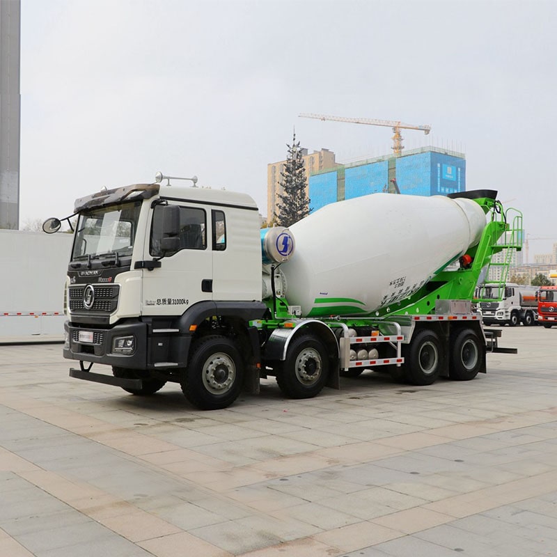 Camion malaxeur à béton SHACMAN 8*4 de 8 m3 Camion malaxeur à béton SHACMAN 8*4 de 8 m3