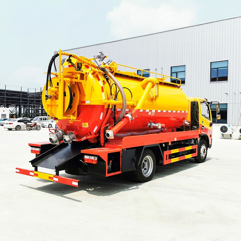 Dongfeng 4*2 10 тонн вакуумная машина для откачки сточных вод Dongfeng 4*2 10 тонн вакуумная машина для откачки сточных вод