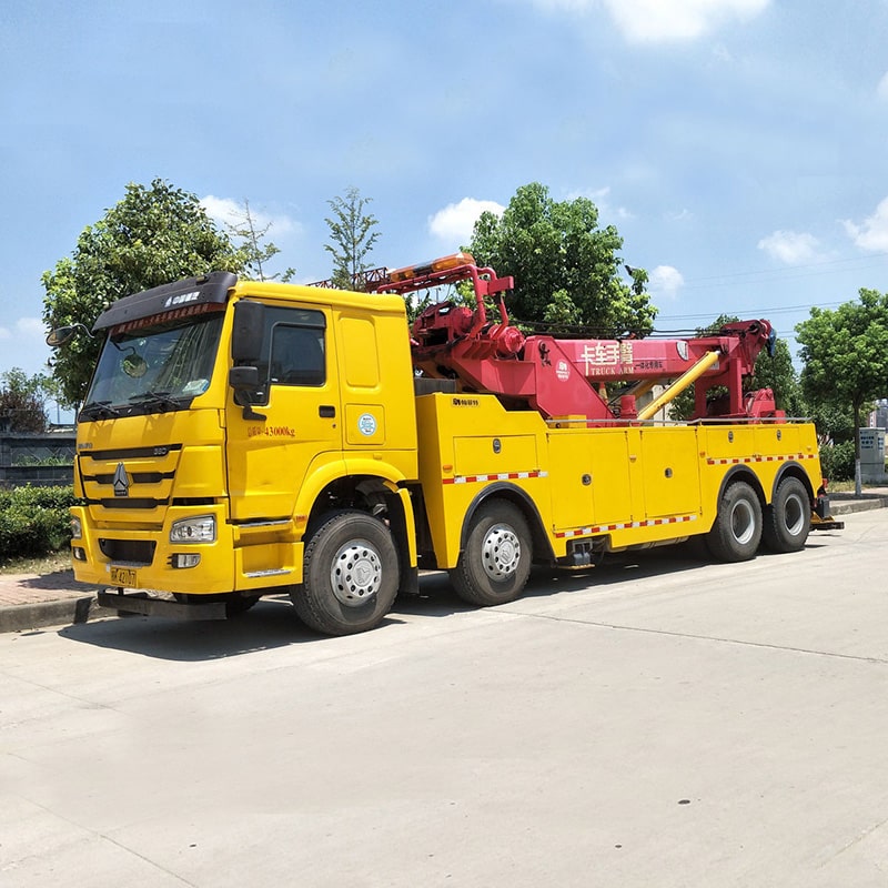 SINOTRUK 80 ton dragging towing heavy duty wrecker truck SINOTRUK 80 ton dragging towing heavy duty wrecker truck