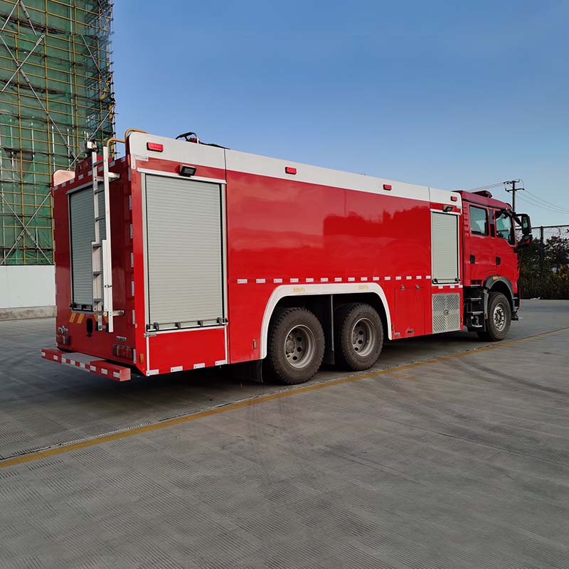 Camion de lutte contre l'incendie Howo de haute qualité avec réservoir d'eau de 16 m3 Camion de lutte contre l'incendie Howo de haute qualité avec réservoir d'eau de 16 m3
