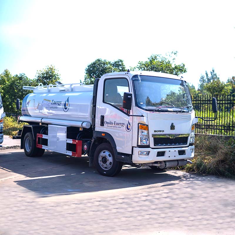 Camion-citerne à carburant Howo 4x2 10 000 litres Camion-citerne à carburant Howo 4x2 10 000 litres