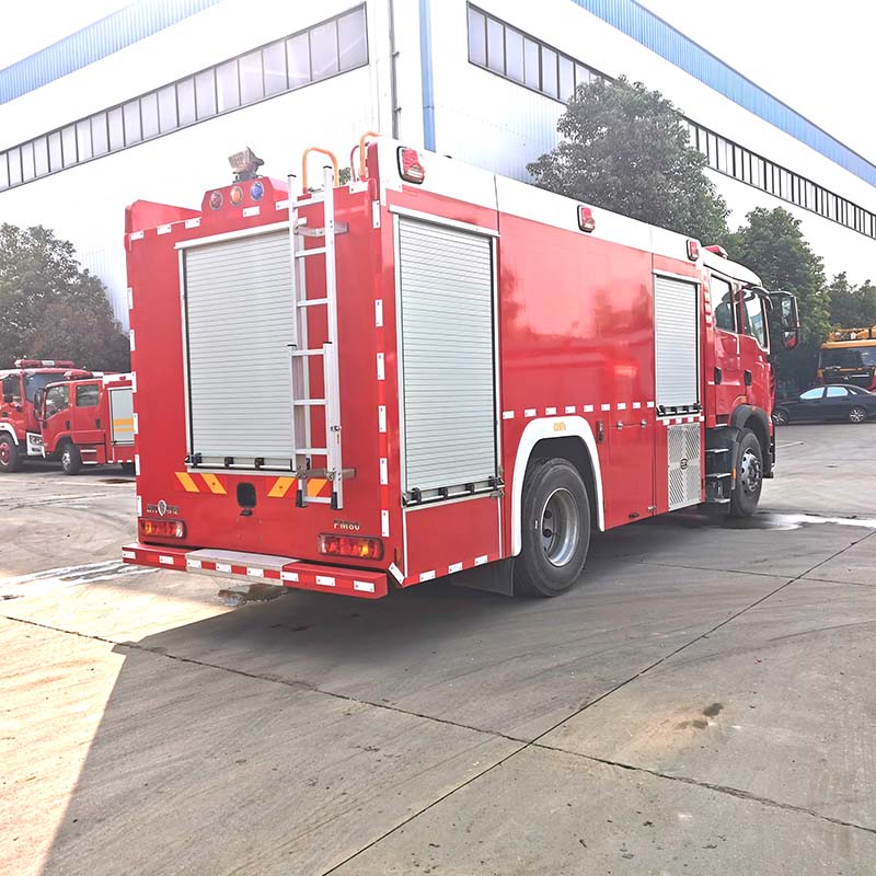 Camion-citerne d'incendie Howo 4x2 8000L Camion-citerne d'incendie Howo 4x2 8000L