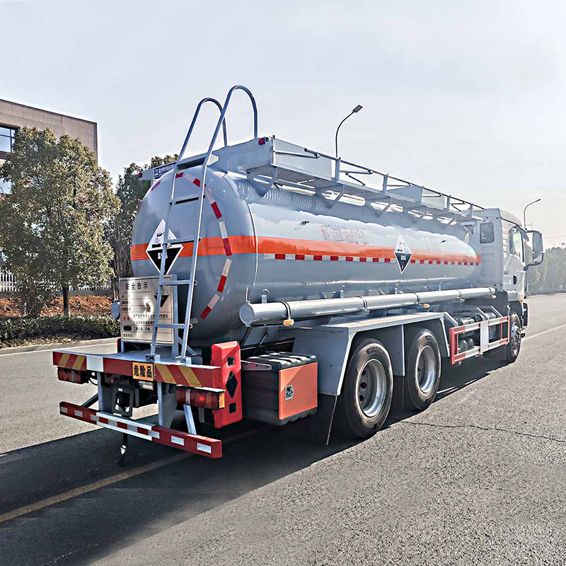 SINOTRUK 6*4 14 тонн цистерна для аммиачной селитры с прицепом SINOTRUK 6*4 14 тонн цистерна для аммиачной селитры с прицепом