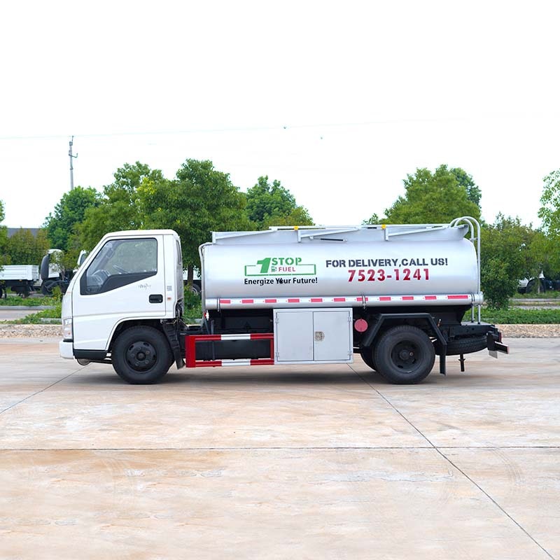 Camion-citerne à carburant JMC 5000L Camion-citerne à carburant JMC 5000L