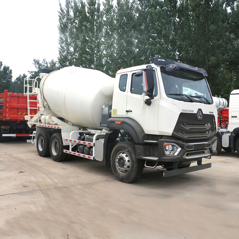 HOWO 6*4 5cbm lightweight mobile concrete mixer truck HOWO 6*4 5cbm lightweight mobile concrete mixer truck