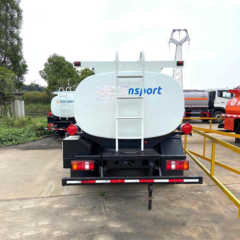 Camion-citerne à carburant Howo 4x2 10 000 litres Camion-citerne à carburant Howo 4x2 10 000 litres