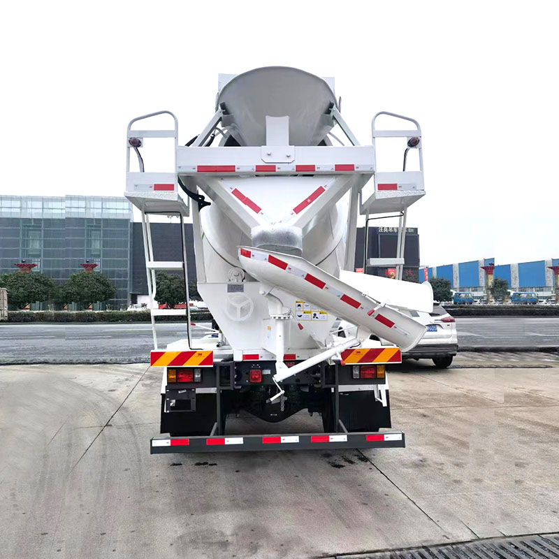 HOWO 4*2 4 cbm small concrete mixer truck HOWO 4*2 4 cbm small concrete mixer truck