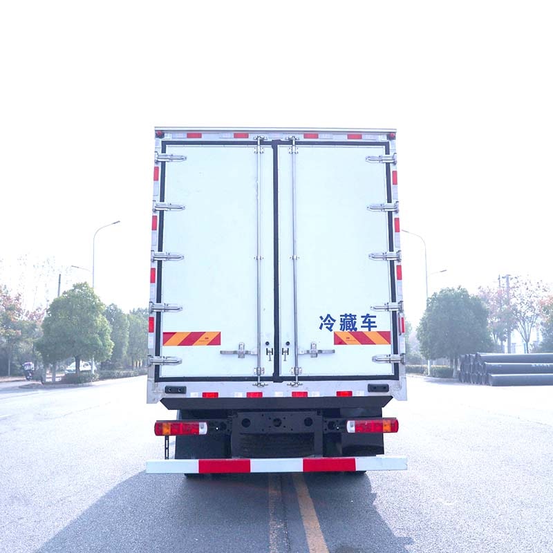 Foton 4x2 10-тонный легкий рефрижератор на продажу Foton 4x2 10-тонный легкий рефрижератор на продажу