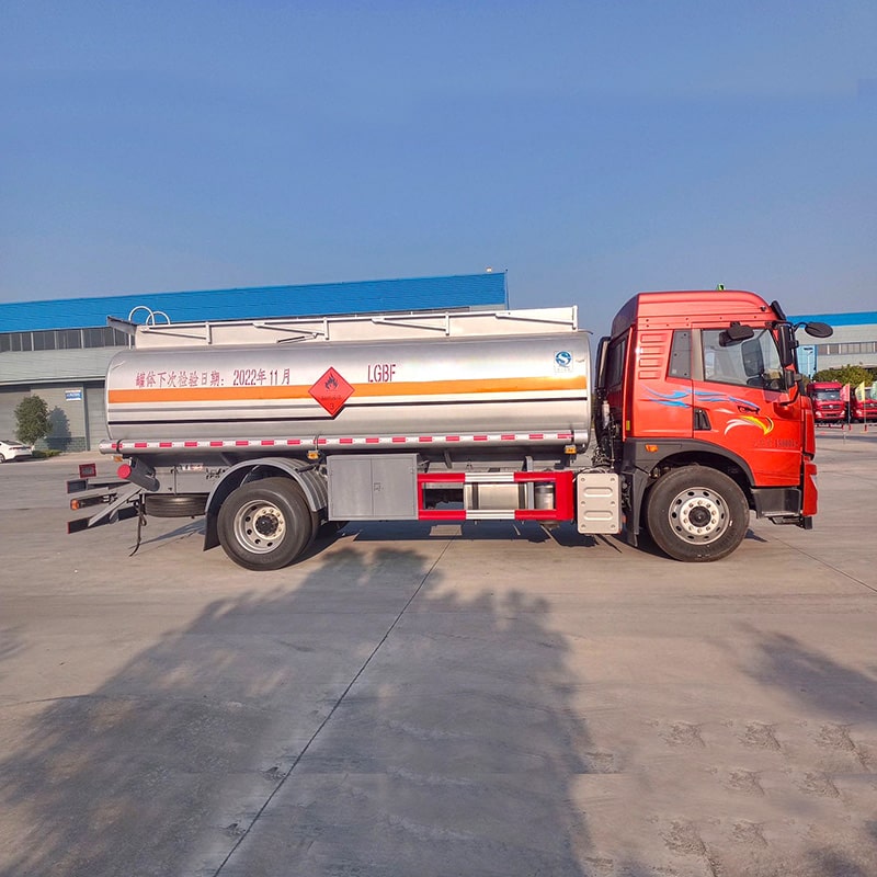 Новый или б/у FAW 4x2 14400L Автоцистерна на продажу Новый или б/у FAW 4x2 14400L Автоцистерна на продажу