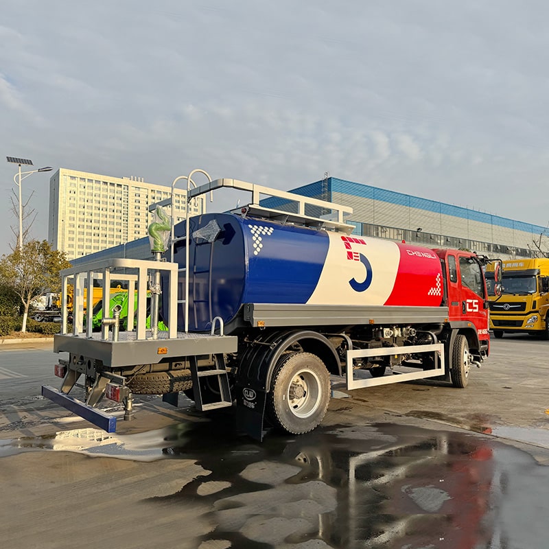 Цена поливочной тележки SINOTRUK HOWO 9000 литров 2400 галлонов Цена поливочной тележки SINOTRUK HOWO 9000 литров 2400 галлонов