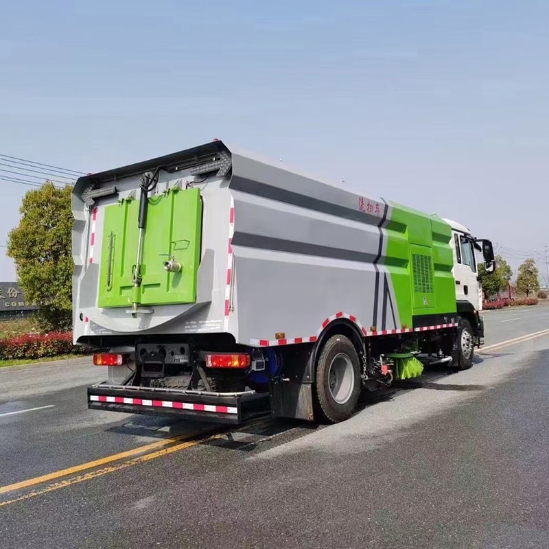 SINOTRUK 4*2 road sweeper truck vacuum suction function SINOTRUK 4*2 road sweeper truck vacuum suction function