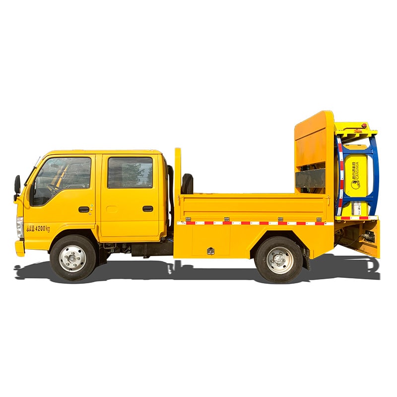 Японский Isuzu 4*2 двухрядный буферный грузовик для предотвращения столкновений Японский Isuzu 4*2 двухрядный буферный грузовик для предотвращения столкновений